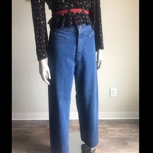 RARE 70s VINTAGE LEVIS size 5!